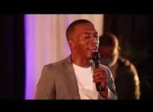 Dumi Mkokstad – Sidlula Ezintweni Ezinzima